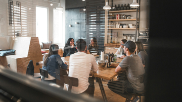AI Vs. Human Decision-Making in Ad Optimization That Wins