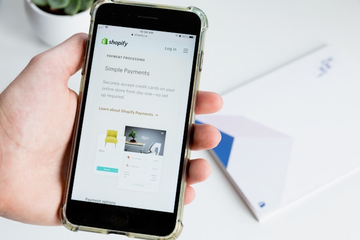 Harness AI to Grow Your Shopify Store: Boost Sales And Save Time